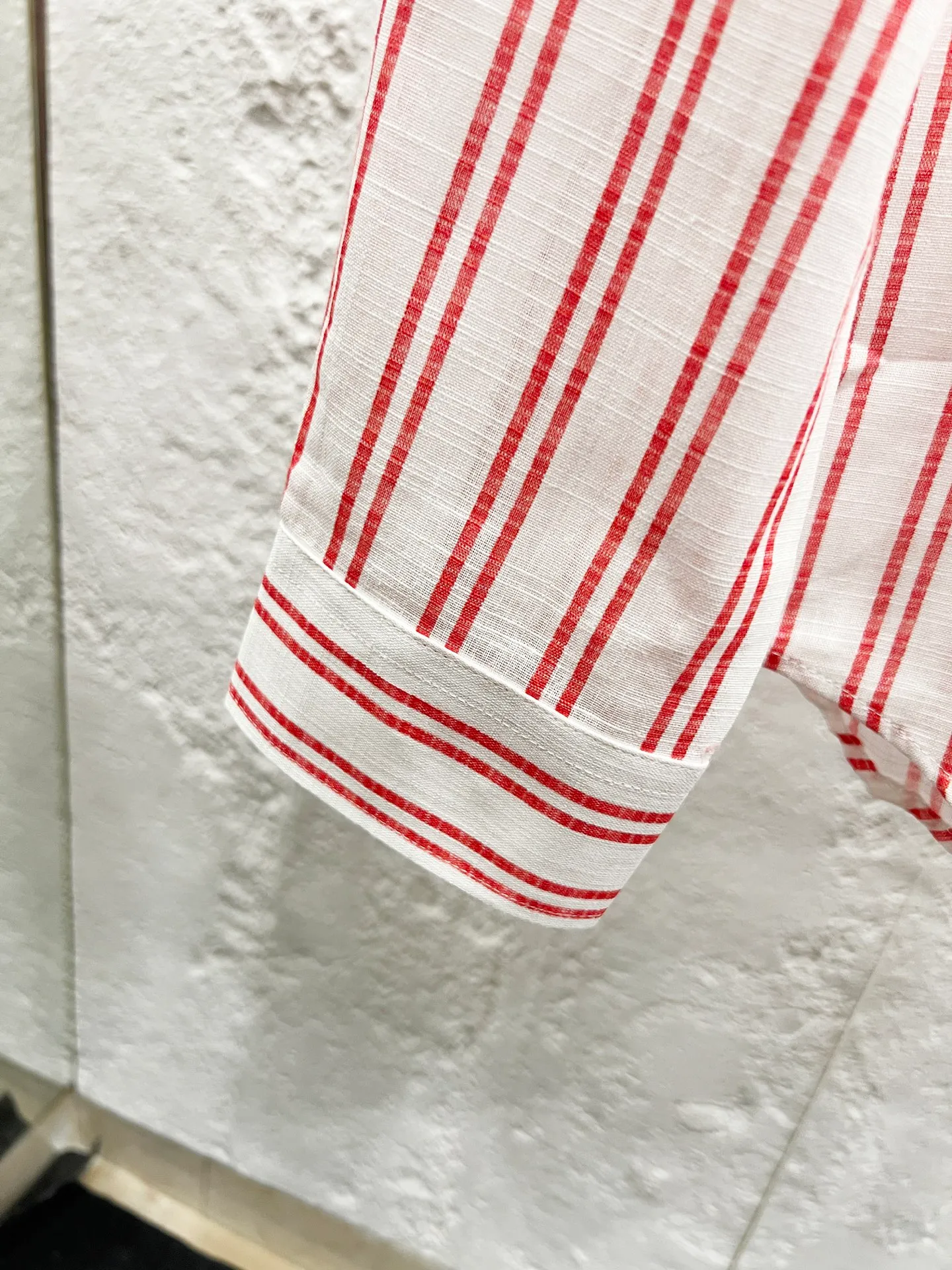 P192 Style number: T57 Ralph Lauren & Ralph Lauren small striped shirt made of slub cotton, can be used as a sun protection shirt Color: pink Size: M (110-125 pounds) L (125-140 pounds) XL (140-155 pounds) 2XL (155-170 pounds)